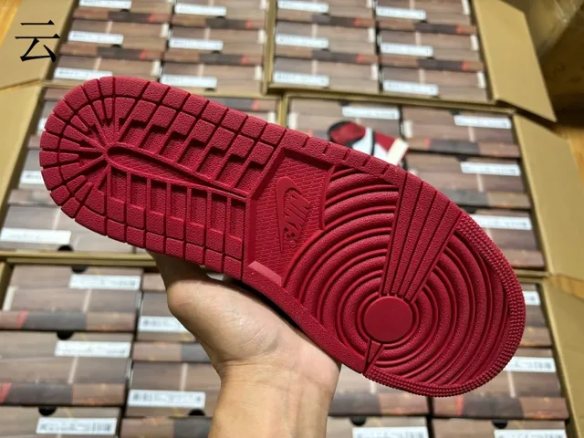 Air Jordan 1 Vermelho Preto High-Top Com Painéis De Couro Tênis De Basquete 14
