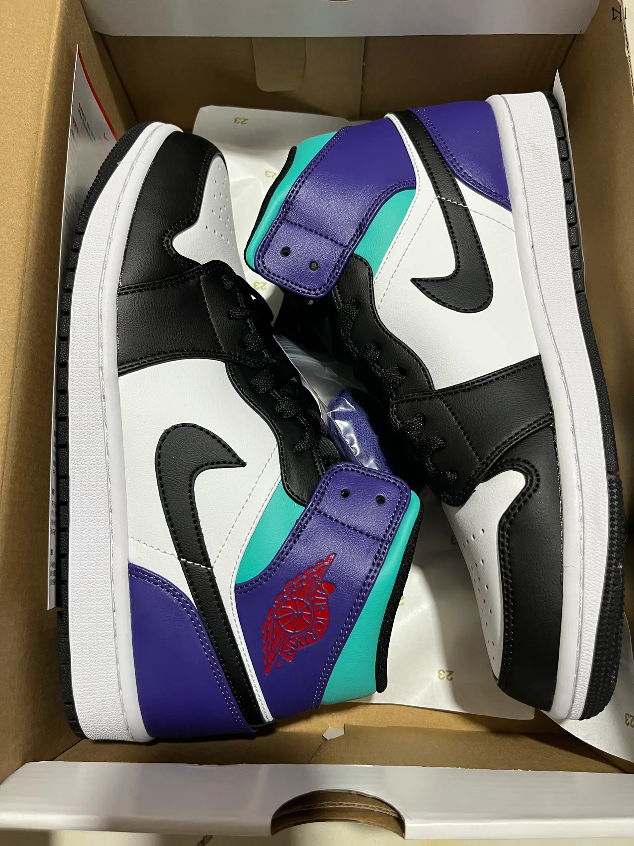 Air Jordan 1 White Purple High-Top Leather-Paneled Basketball Shoes 9