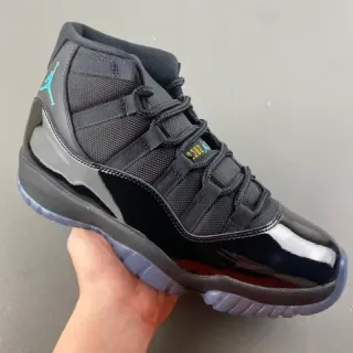 Air Jordan 11 黑色漆皮篮球鞋