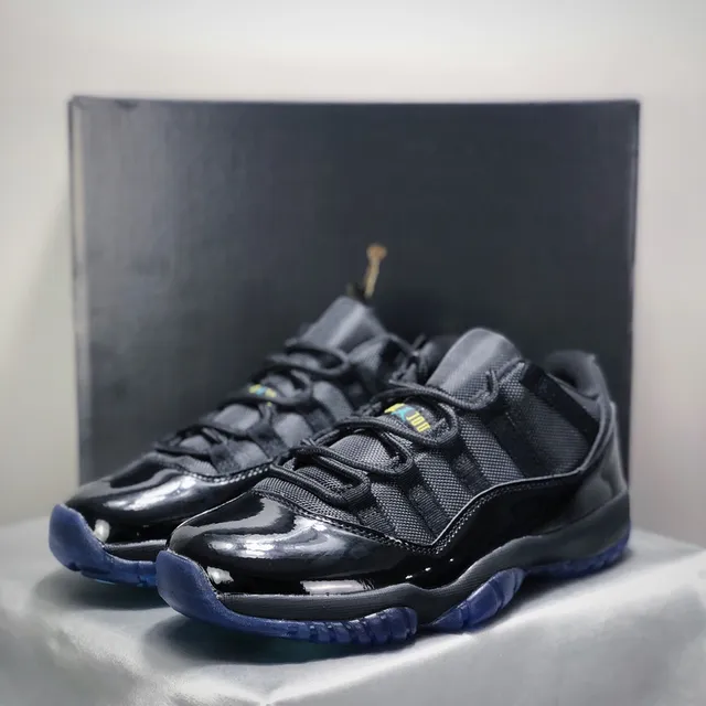 Air Jordan 11 Zapatos de Baloncesto de Cuero Patentado Negro con Suela Azul 2