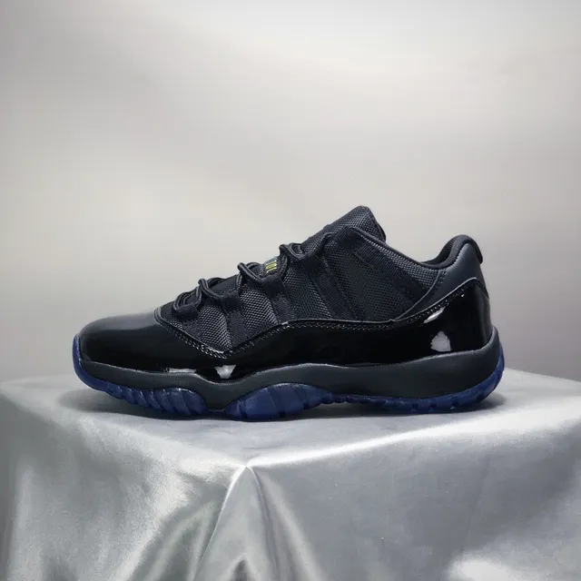 Air Jordan 11 Zapatos de Baloncesto de Cuero Patentado Negro con Suela Azul 3