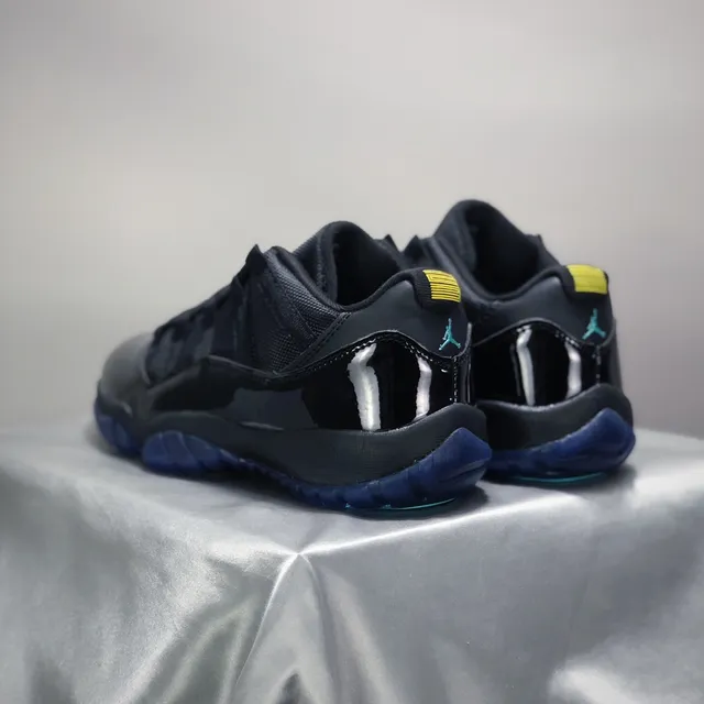 Air Jordan 11 Zapatos de Baloncesto de Cuero Patentado Negro con Suela Azul 6
