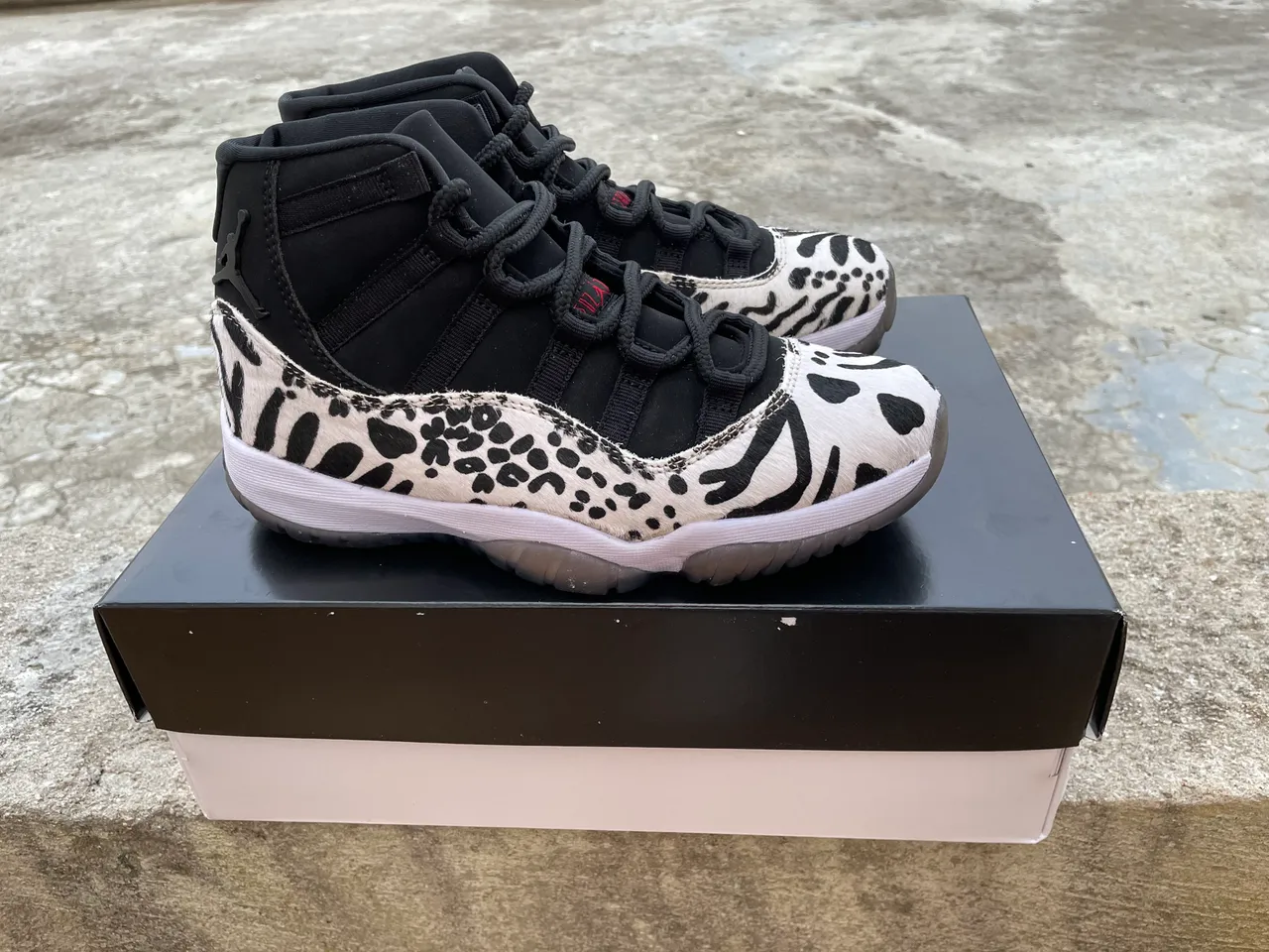 Air Jordan 11 Black White High-Top Hair-On-Hide Animal Print Basketball Shoes 4