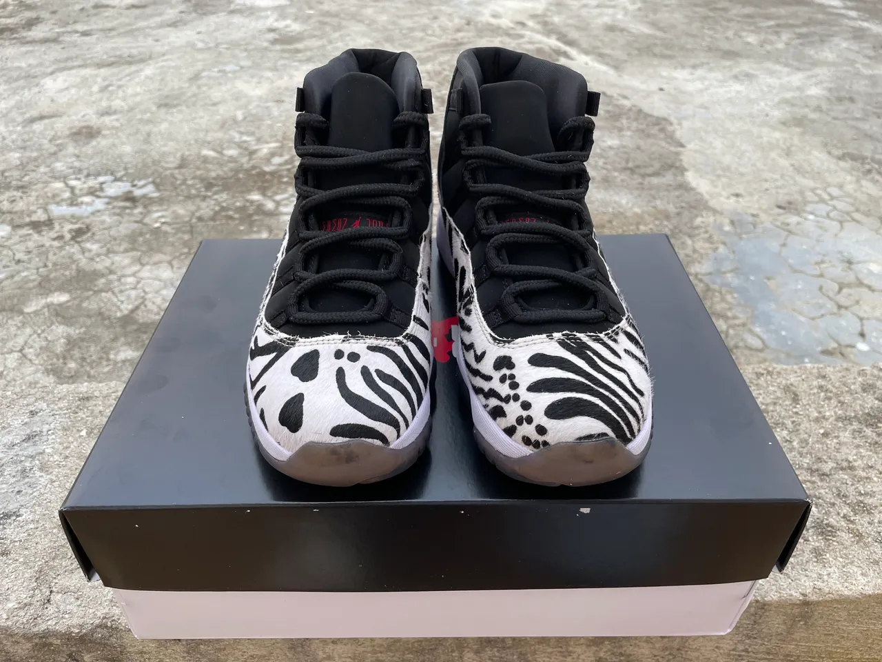 Air Jordan 11 Black White High-Top Hair-On-Hide Animal Print Basketball Shoes 8