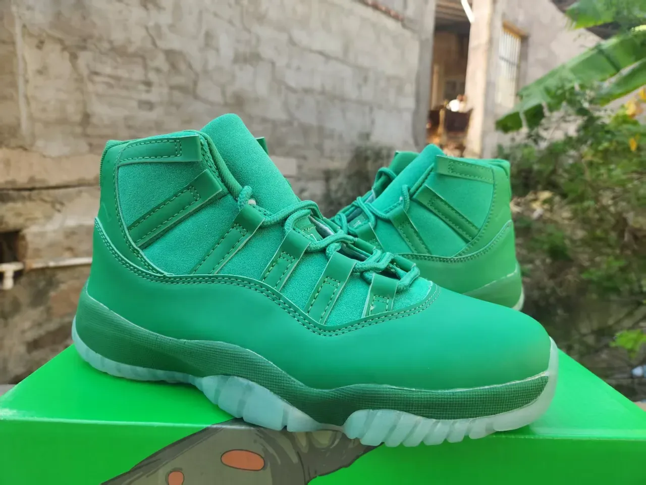 Air Jordan 11 हरे और नारंगी बास्केटबॉल जूते 4