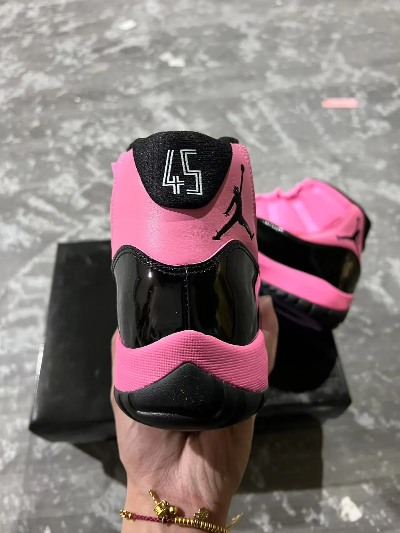 Air Jordan 11 chaussures de basketball roses et noires 8