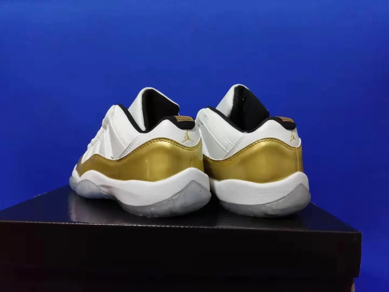 Air Jordan 11 White Gold Metallic Basketball Shoes 2
