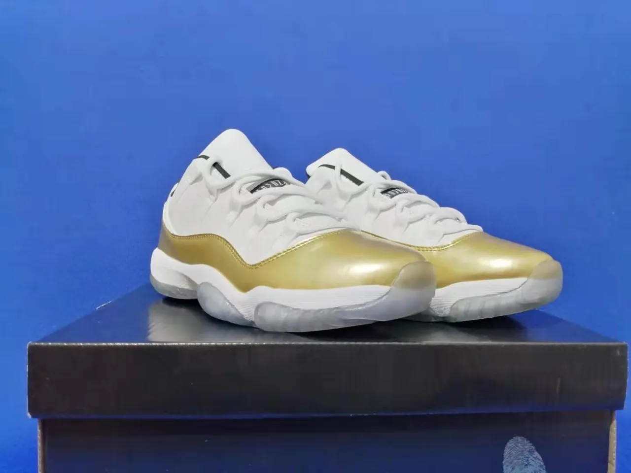 Air Jordan 11 White Gold Metallic Basketball Shoes 3