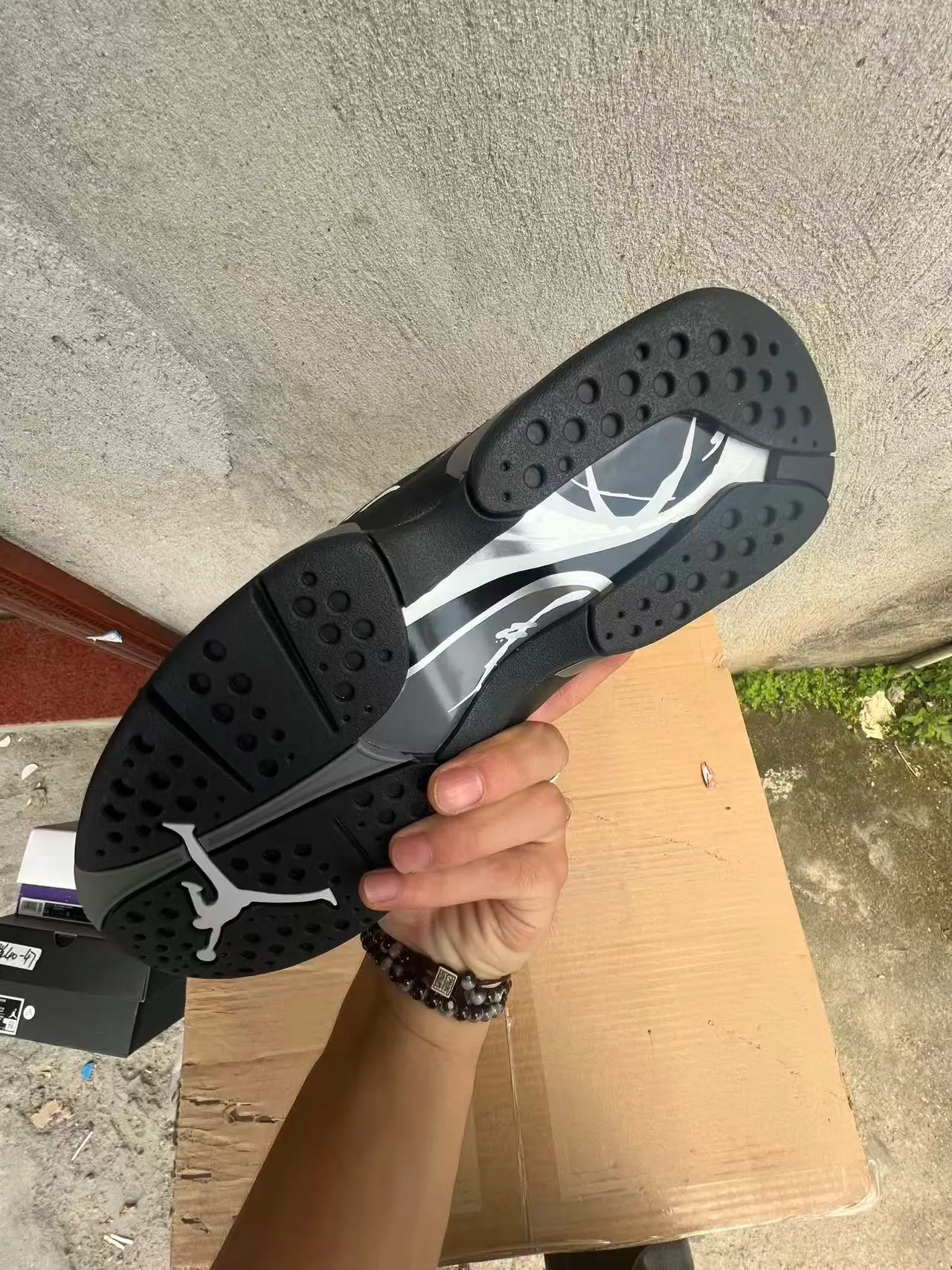 Chaussures de basketball Air Jordan 12 '23' noires 4
