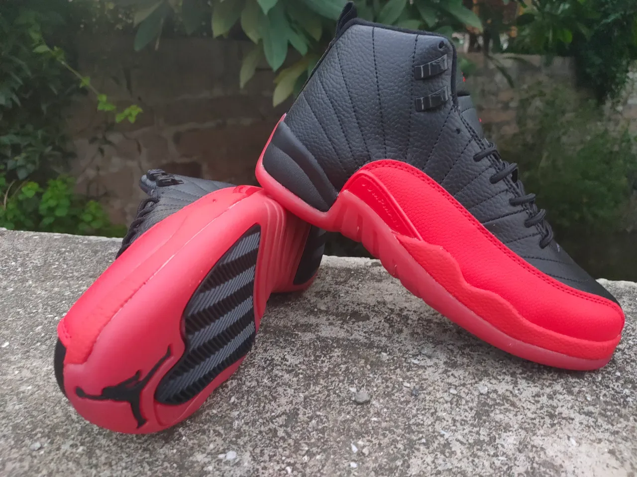 Air Jordan 12 Tênis de Basquete Preto e Vermelho 3