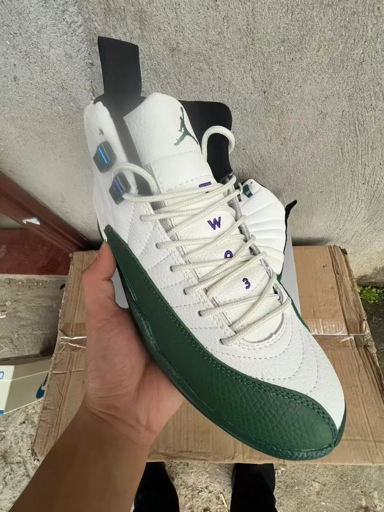 Air Jordan 12 Tênis de Basquete Branco e Verde de Couro Quiltado 2