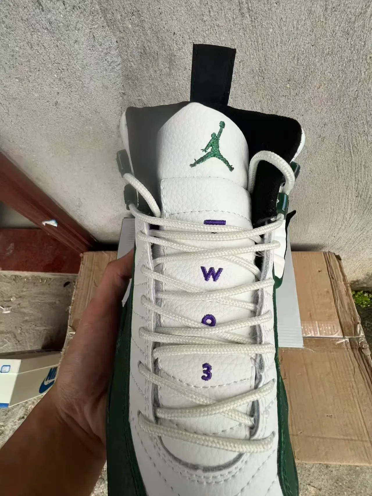 Air Jordan 12 Tênis de Basquete Branco e Verde de Couro Quiltado 4