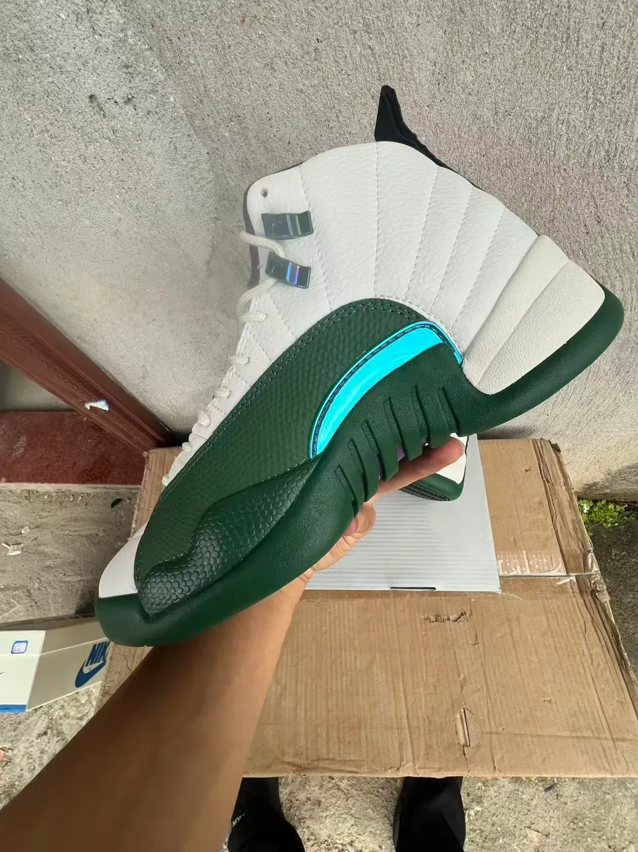 Air Jordan 12 Tênis de Basquete Branco e Verde de Couro Quiltado 5