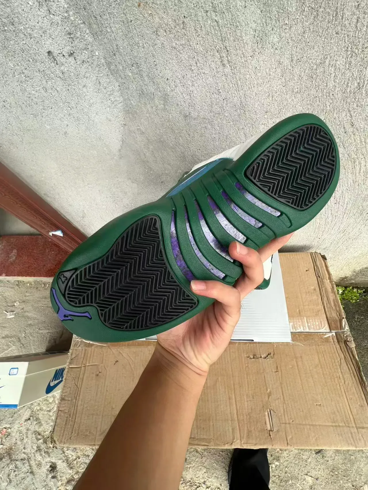 Air Jordan 12 Tênis de Basquete Branco e Verde de Couro Quiltado 6