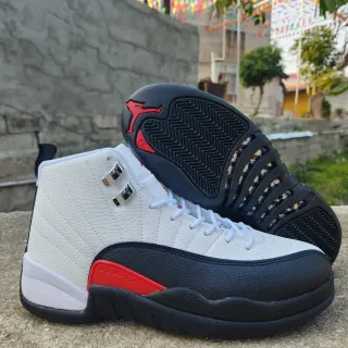 Air Jordan 12 白黑红篮球鞋