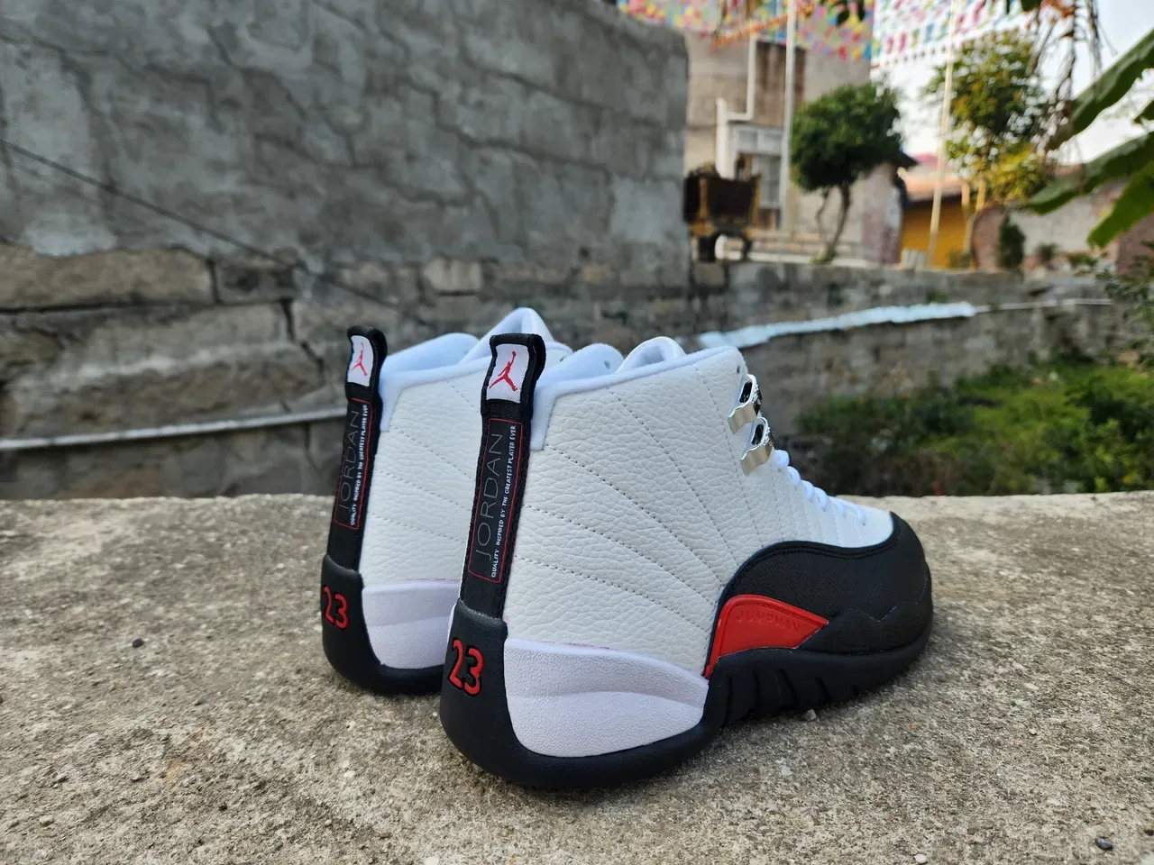 Air Jordan 12 أبيض أسود أحمر أحذية كرة السلة 5