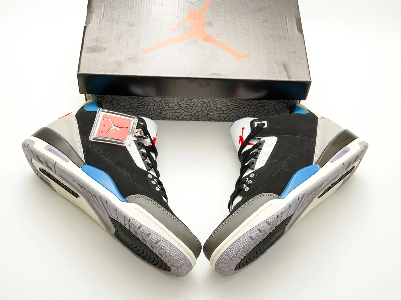 Air Jordan 3 Tênis de Basquete Preto Azul Vermelho Inspirado em Cimento 4