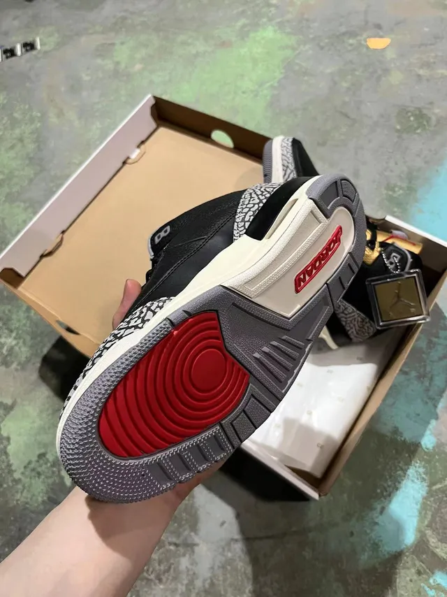 Zapatillas de baloncesto Air Jordan 3 negro y dorado con estampado de elefante 4