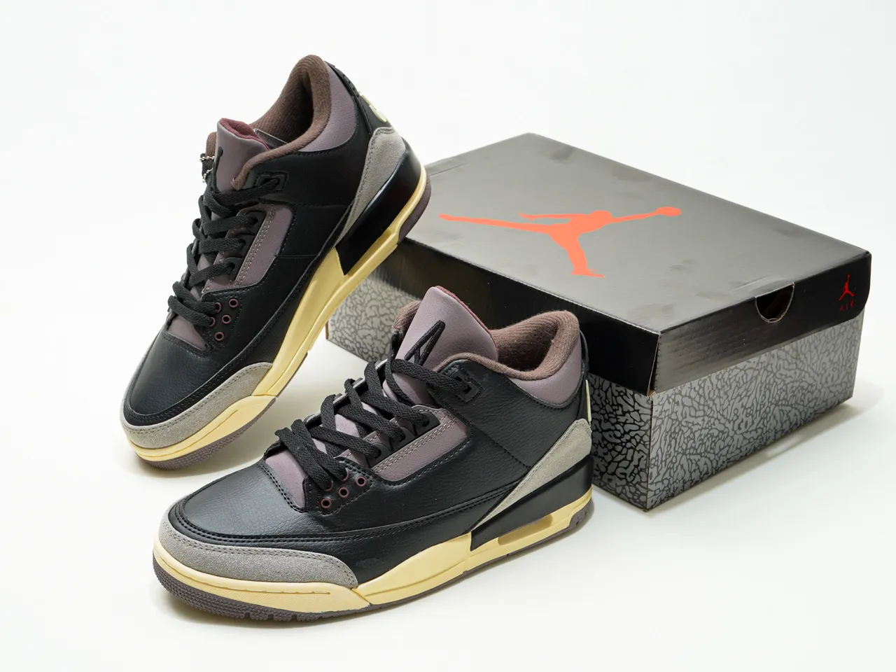 Air Jordan 3 Preto Cinza Creme Tênis de Basquete 4