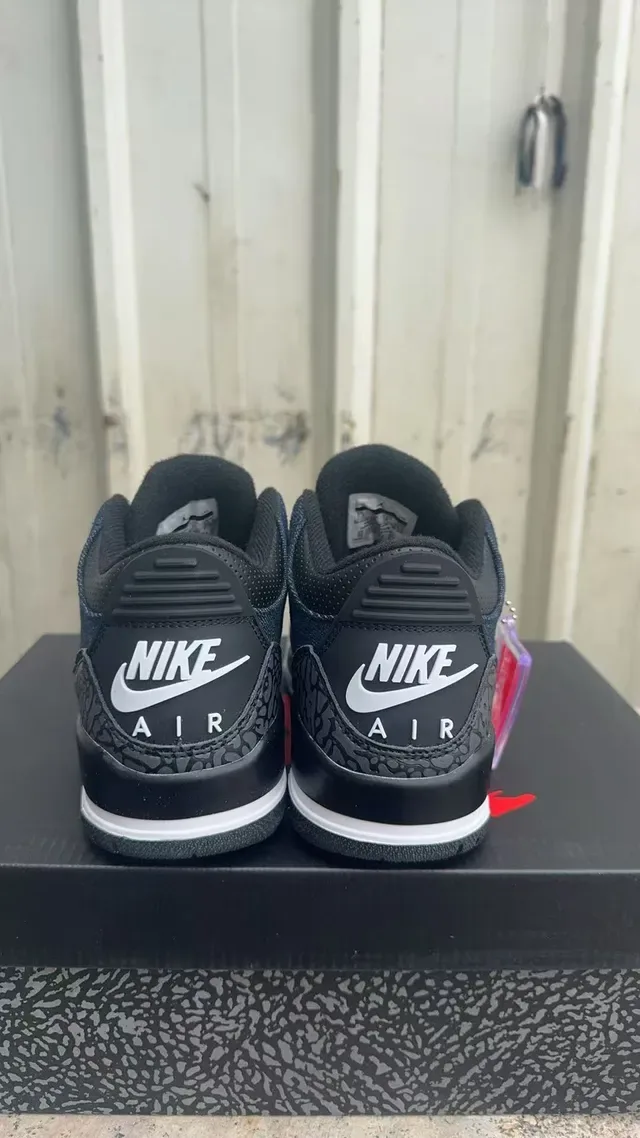 Baskets lifestyle Air Jordan 3 en denim à motif éléphant 2
