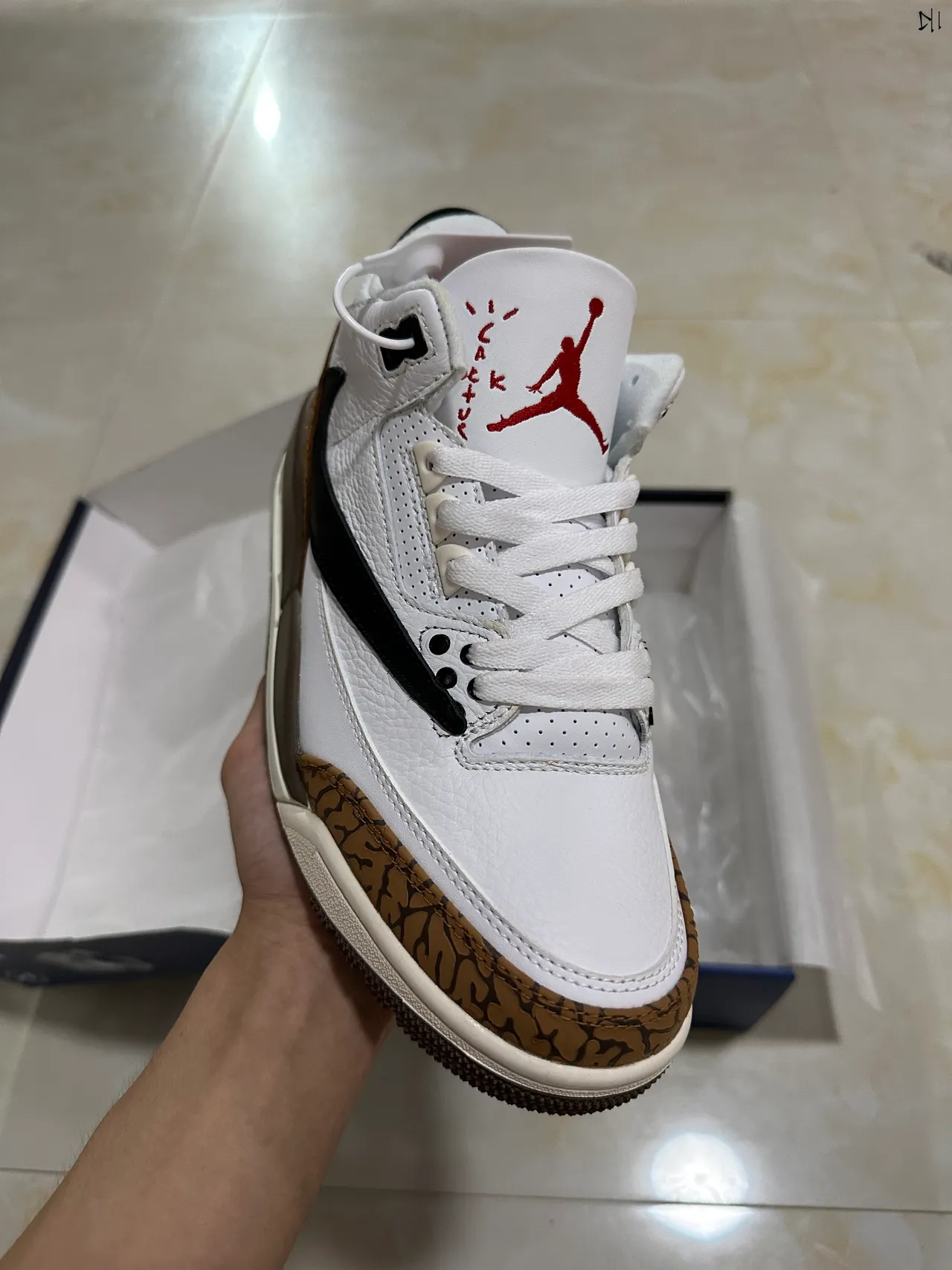 Air Jordan 3 Tênis de Basquete Branco Preto Marrom com Estampa de Elefante 2