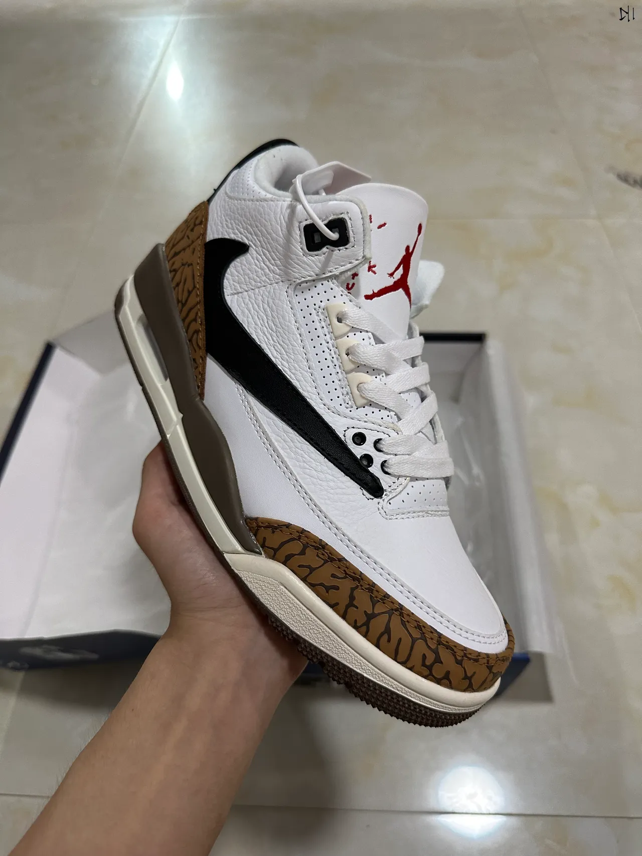 Air Jordan 3 Tênis de Basquete Branco Preto Marrom com Estampa de Elefante 3