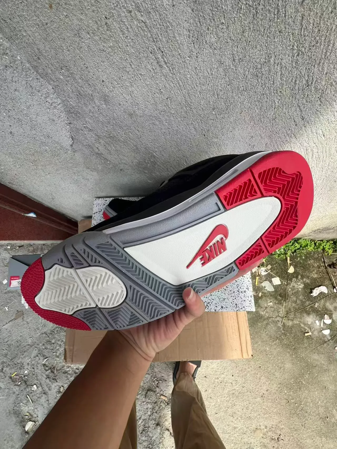 Air Jordan 4 Noir Gris Ciment Rouge Chaussures de Basketball 6