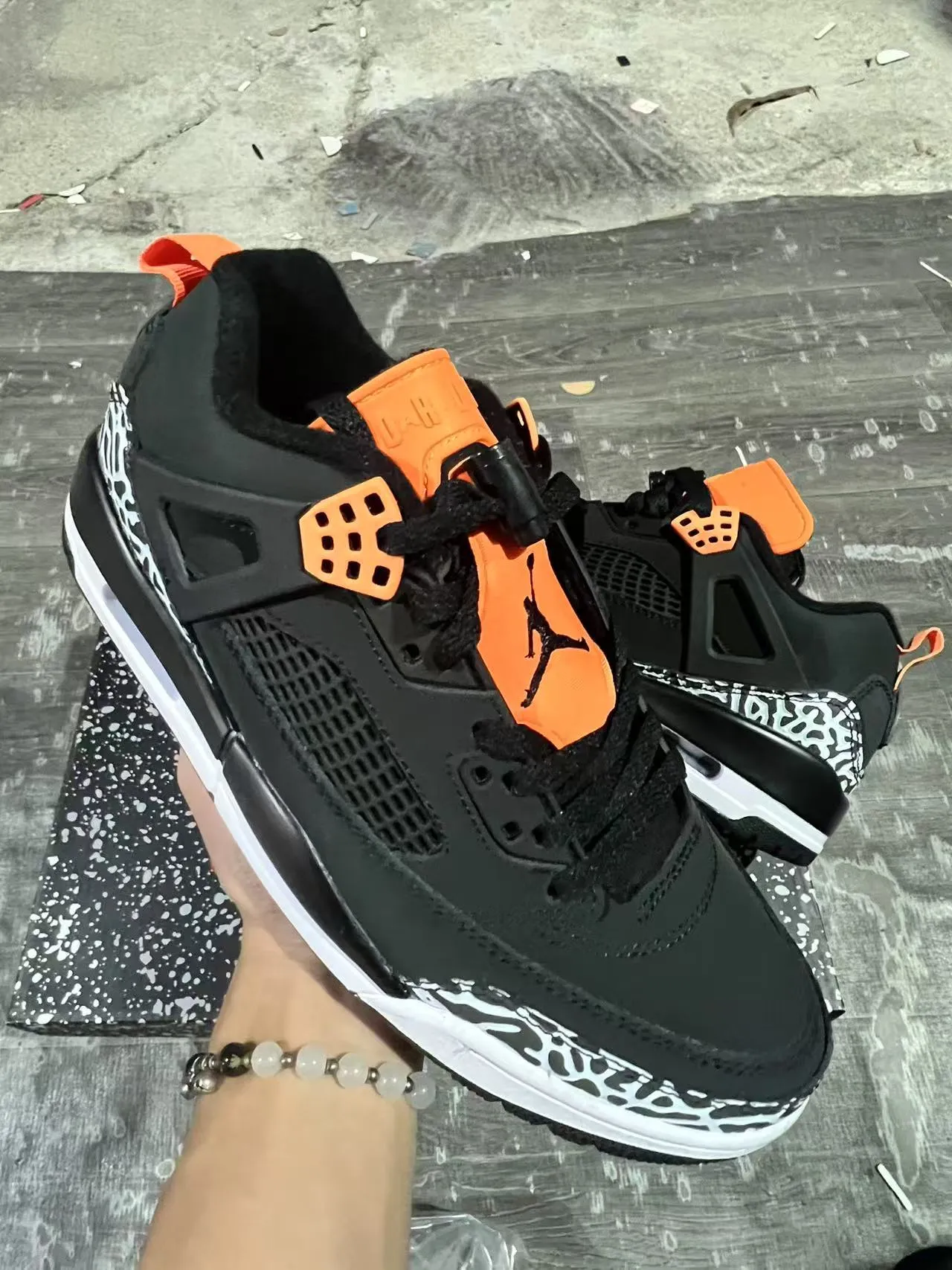 Air Jordan 4 Black Elephant Orange Basketball Shoes 2