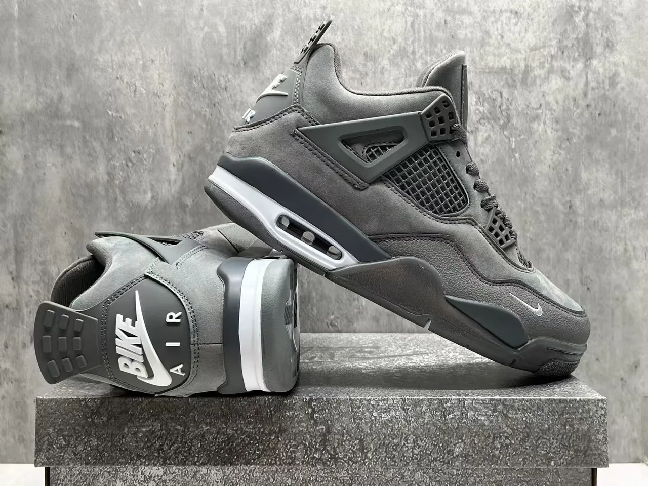 Air Jordan 4 Monochromatic Gray Basketball Shoes 4