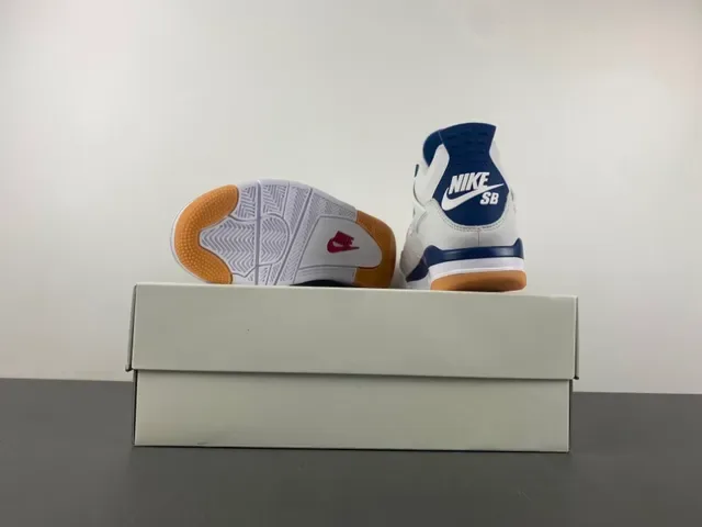 Air Jordan 4 Chaussures de Basketball Blanc Navy Gum 16