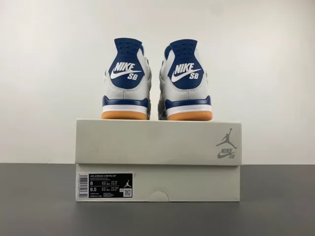 Air Jordan 4 Chaussures de Basketball Blanc Navy Gum 17