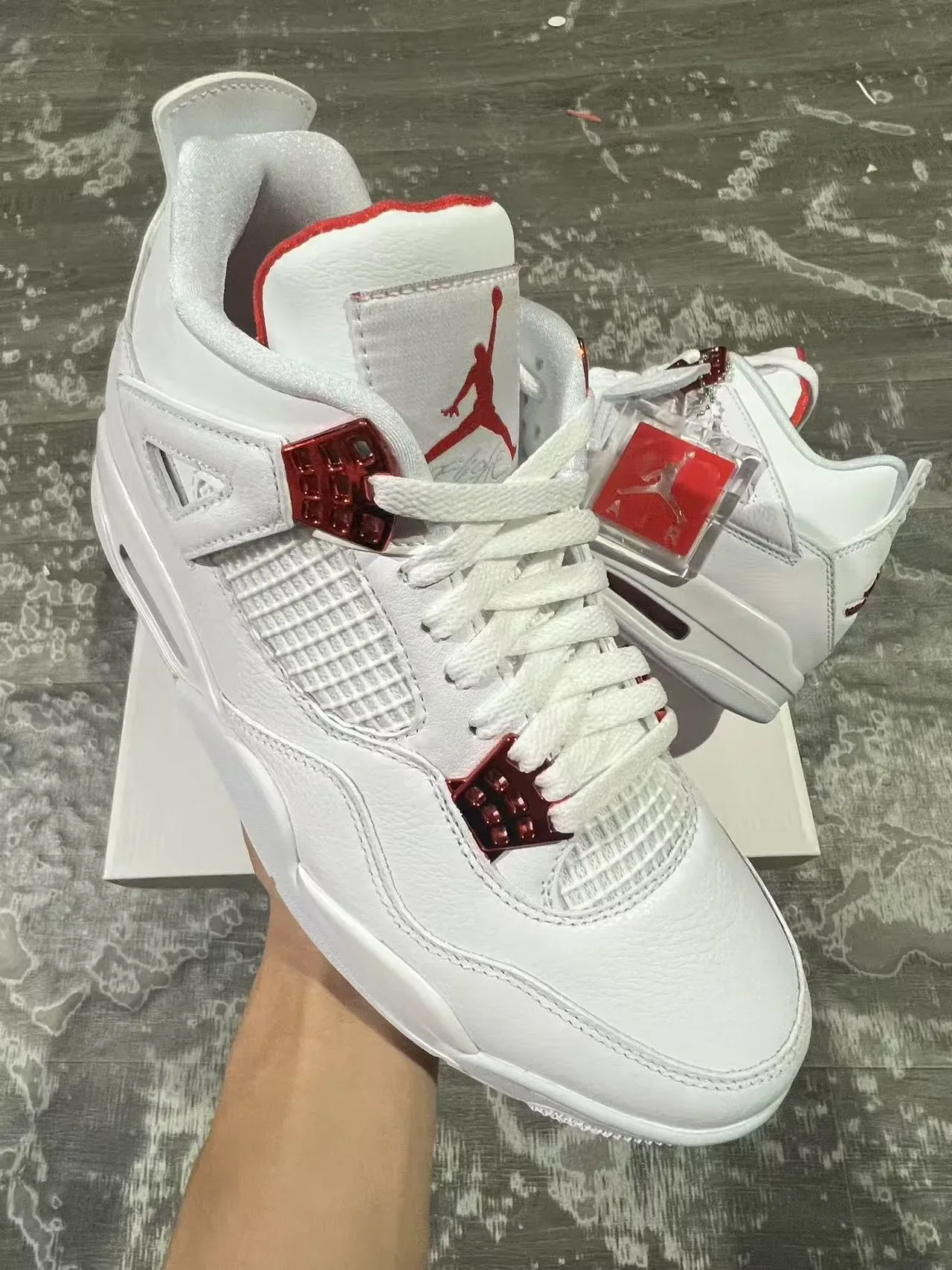 Air Jordan 4 Tênis de Basquete Branco e Vermelho 2