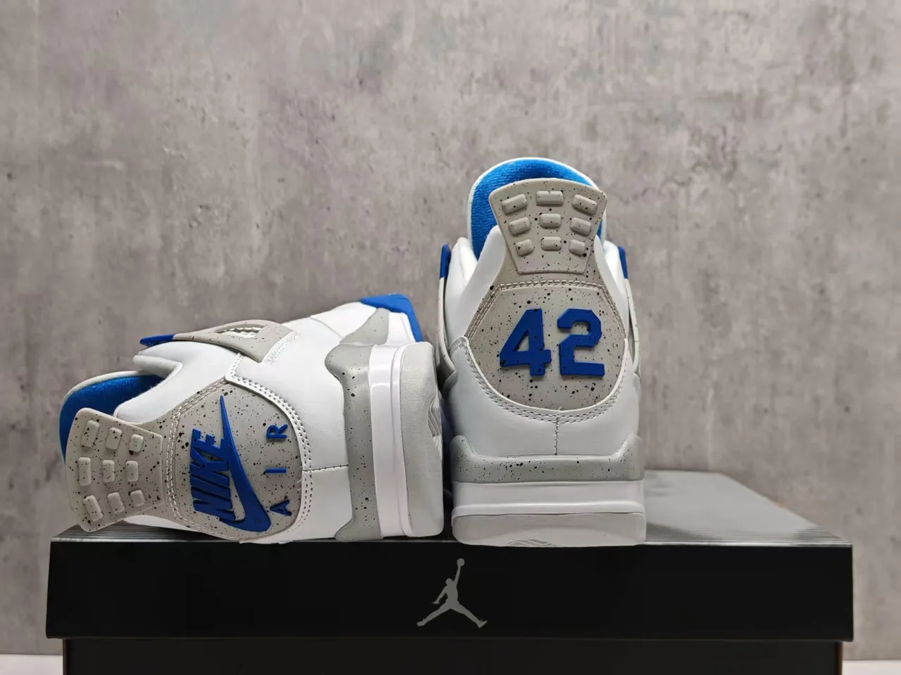 Chaussures de basketball Air Jordan 4 Blanc Bleu Royal Ciment 7