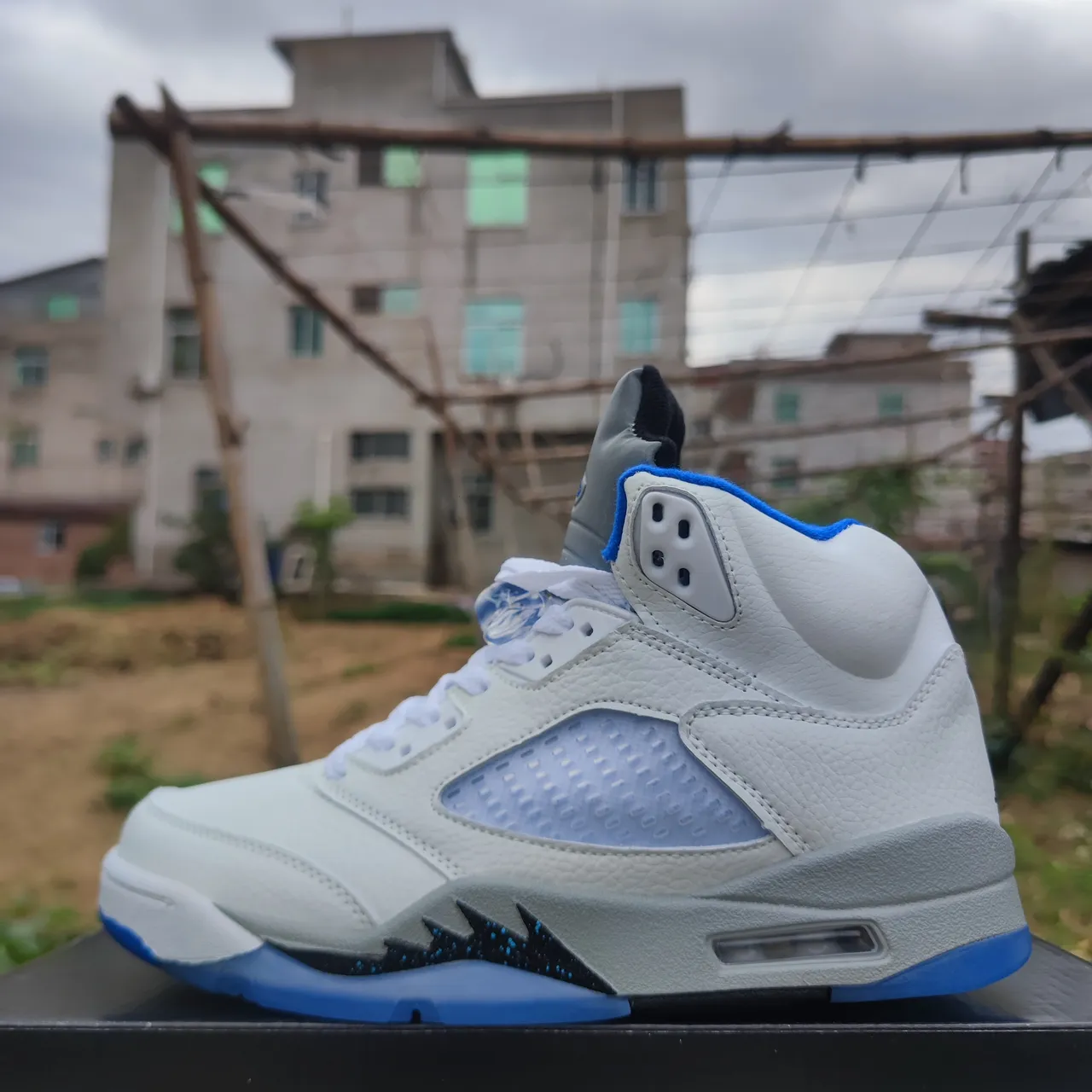 Air Jordan 5 White Light Gray Blue Basketball Shoes 2