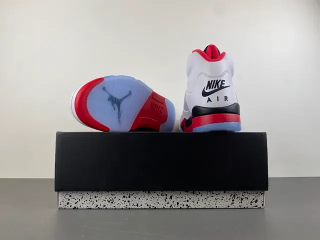Air Jordan 5 Tênis de Basquete Branco Vermelho Preto 16