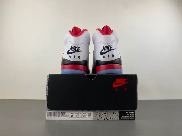 Air Jordan 5 Tênis de Basquete Branco Vermelho Preto 17