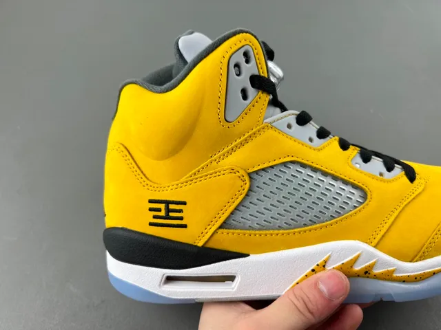 Air Jordan 5 Yellow Black White Basketball Shoes 3