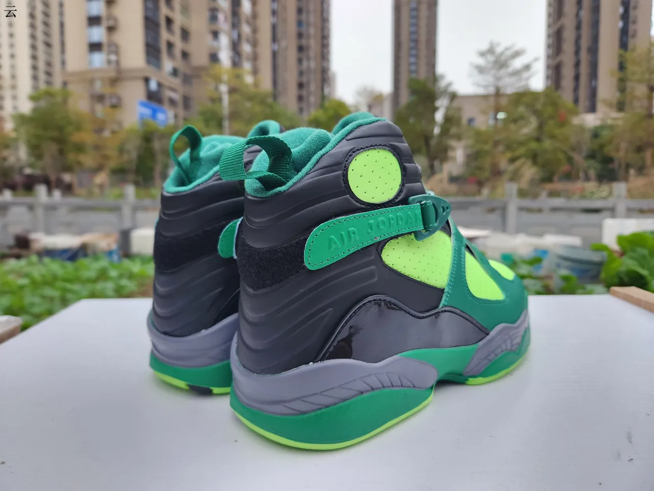 Zapatillas de baloncesto Air Jordan 8 verde y lima neón 4