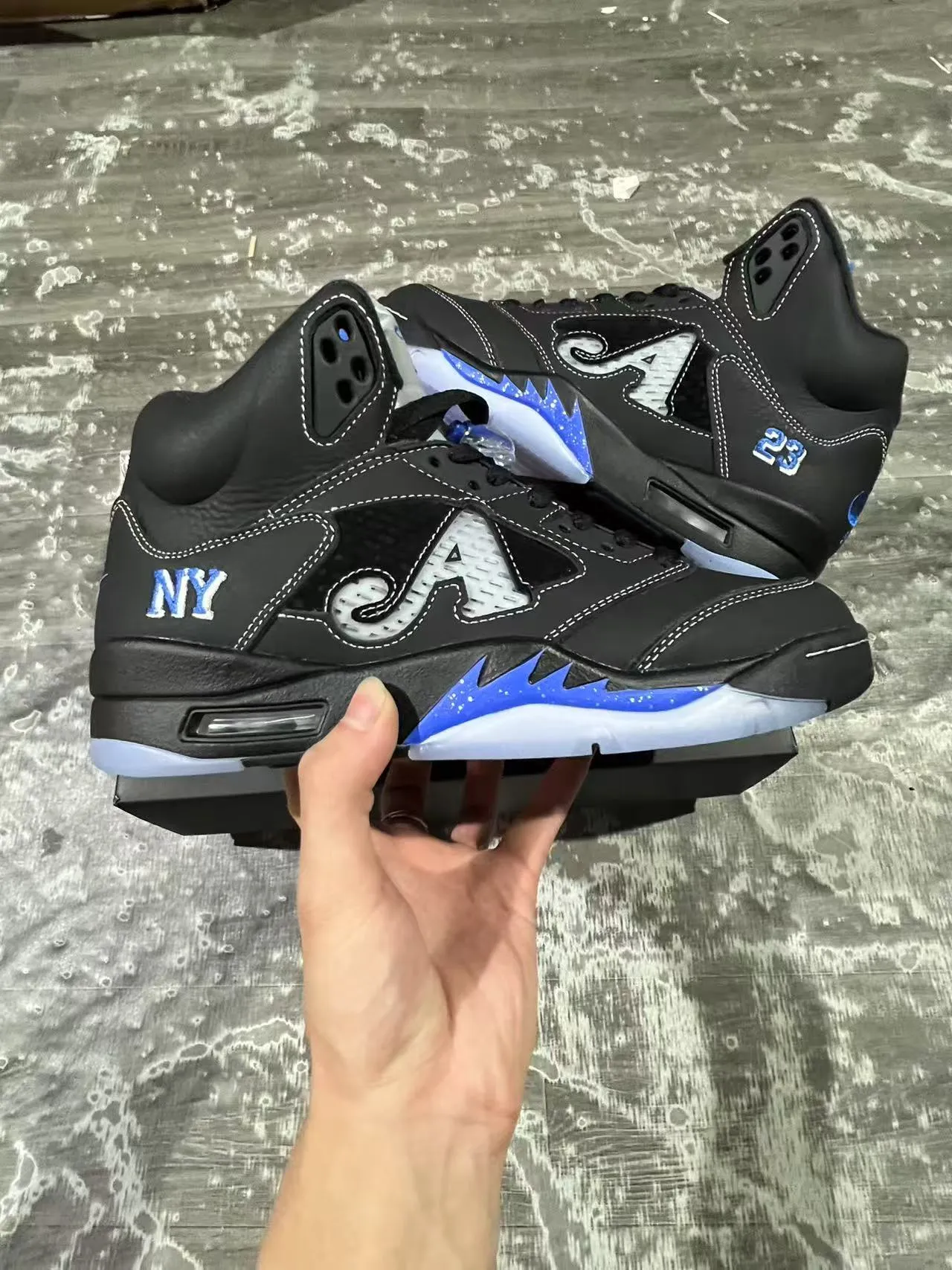 Air Jordan Black Blue High-Top Silhouette Leather And Mesh Upper Basketball Shoes 7