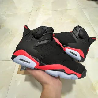 Air Jordan Black Red High-Top Silhouette Perforated Leather Upper Basketball Shoes