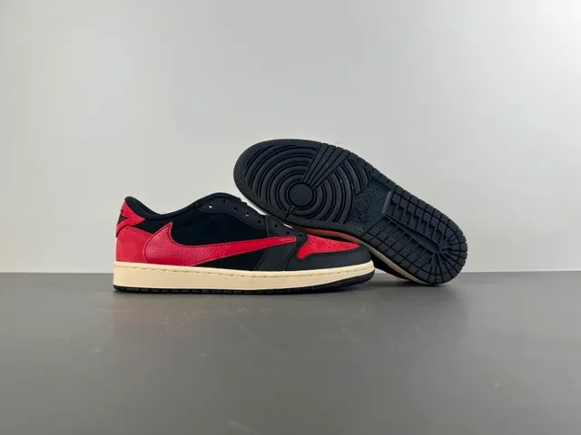 Air Jordan Tênis de Basquete Preto e Vermelho Low-Top Perfurado na Ponta 12
