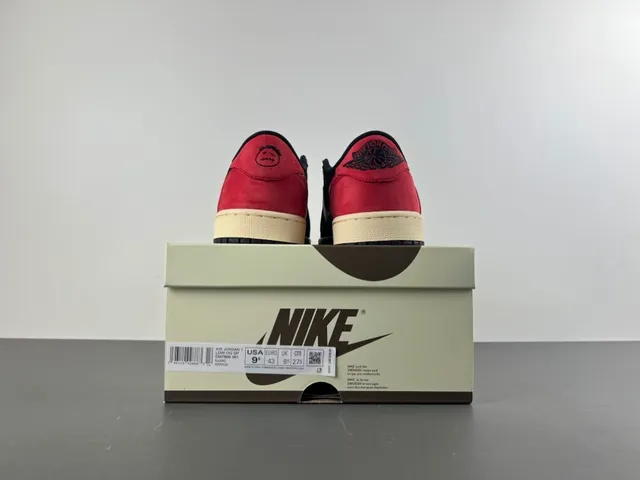 Air Jordan Tênis de Basquete Preto e Vermelho Low-Top Perfurado na Ponta 17
