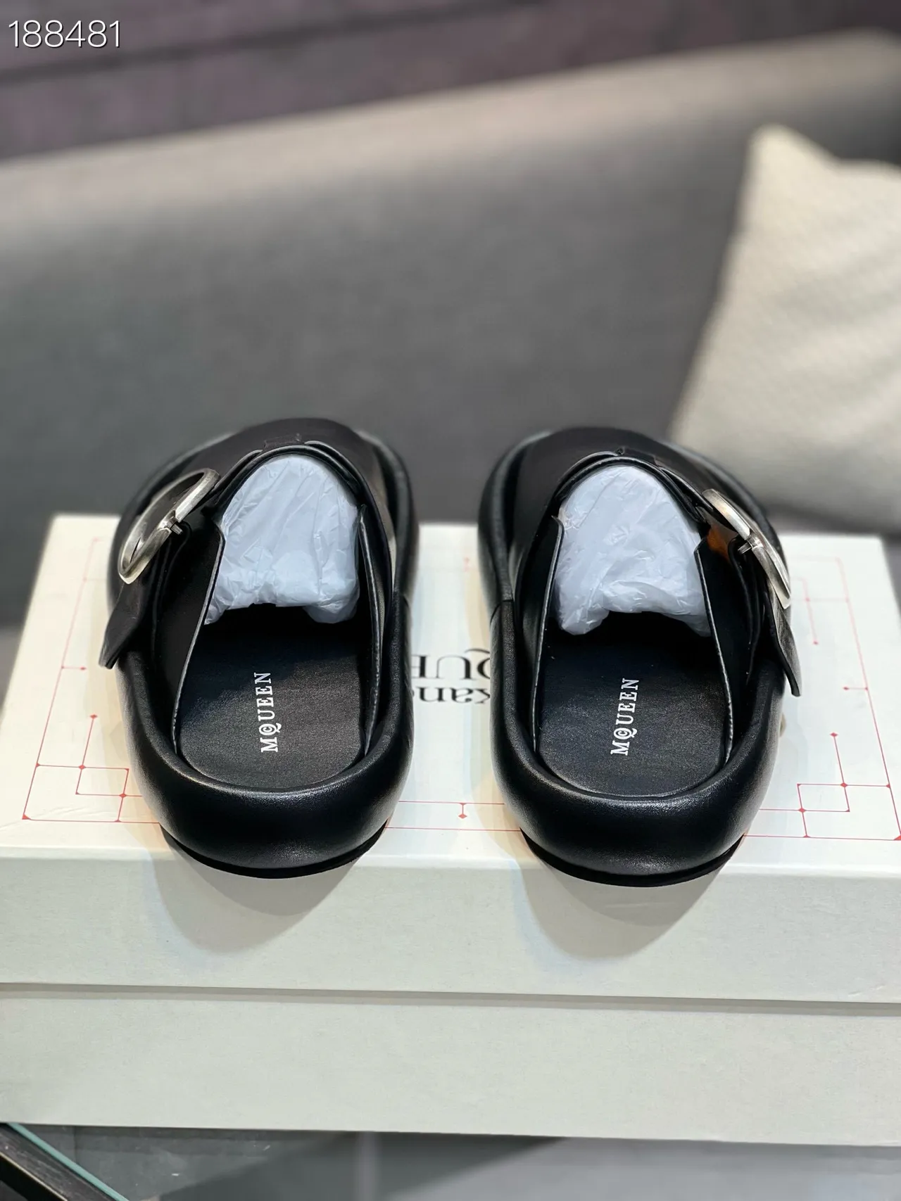 Alexander McQueen Buckle Mule কালো চামড়া লোফার 2