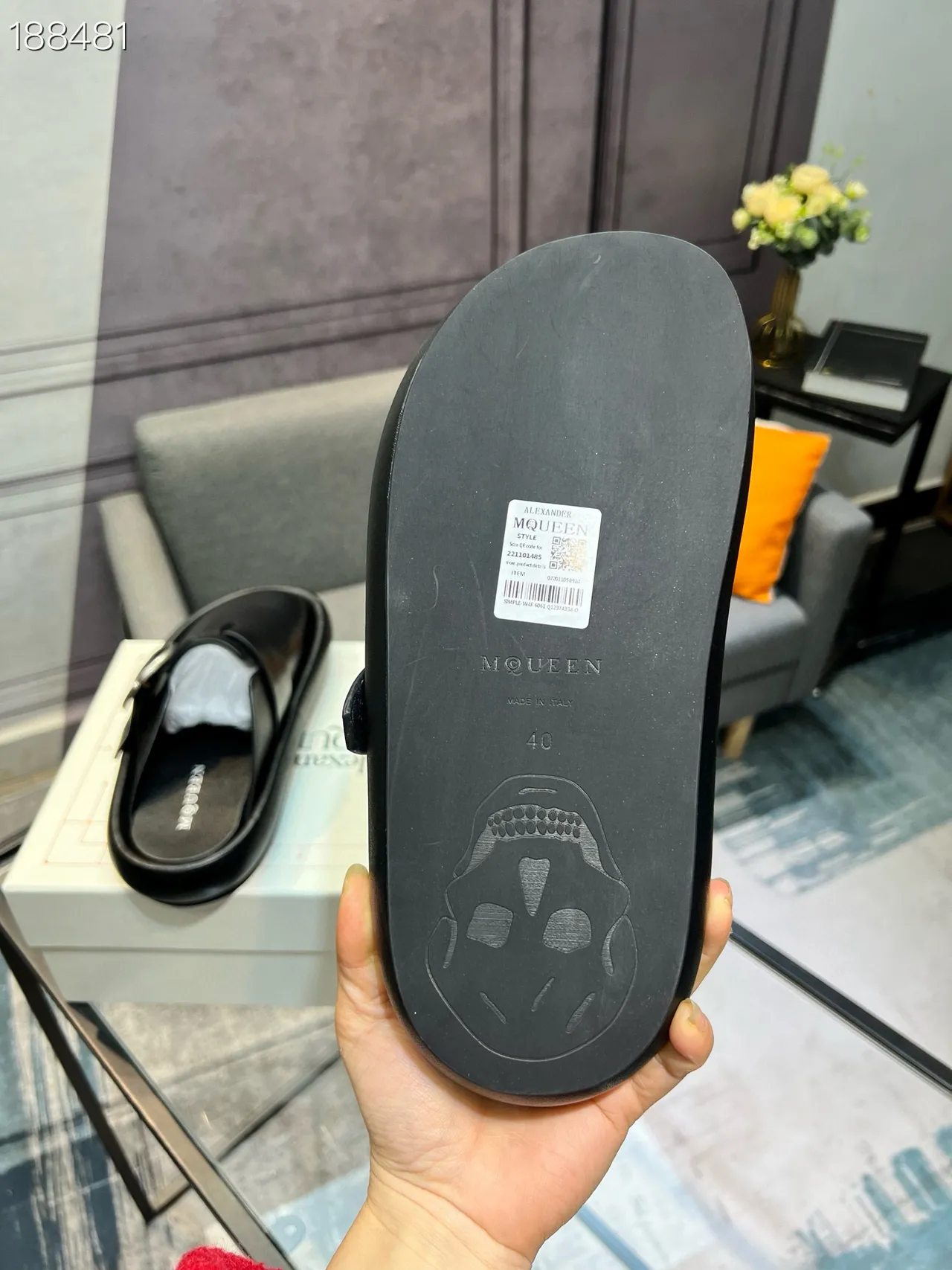 Alexander McQueen Buckle Mule কালো চামড়া লোফার 3