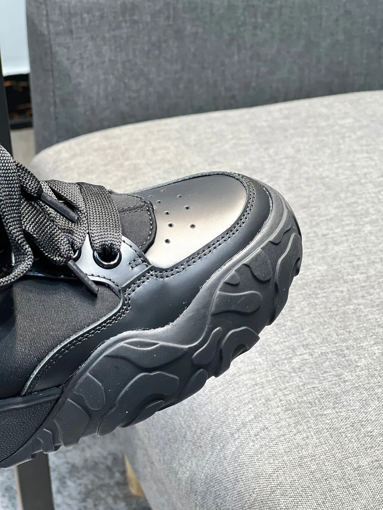 Alexander McQueen Oversized Sneaker Black Chunky Sneakers 3
