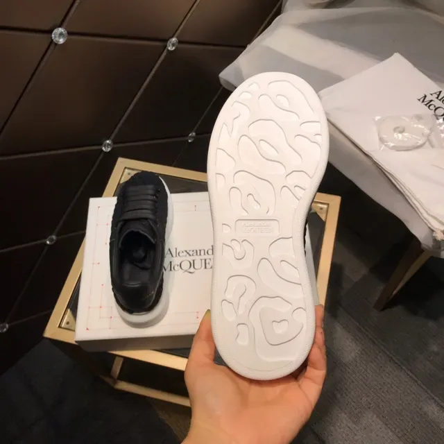 Alexander McQueen Oversized Sneaker কালো নিটেড উপর লাইফস্টাইল Sneaker 3