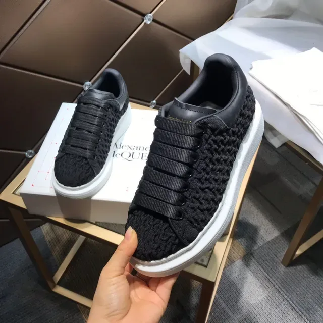 Alexander McQueen Oversized Sneaker কালো নিটেড উপর লাইফস্টাইল Sneaker 4