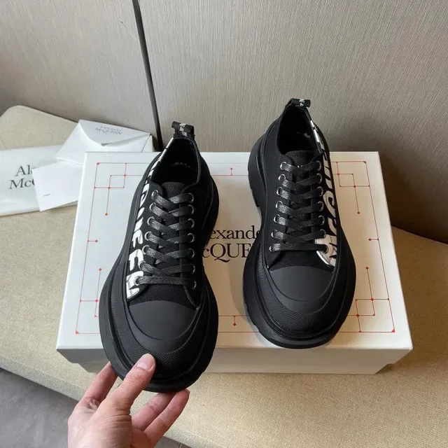 Alexander McQueen 黑色 Oversized 单色厚底运动鞋 3
