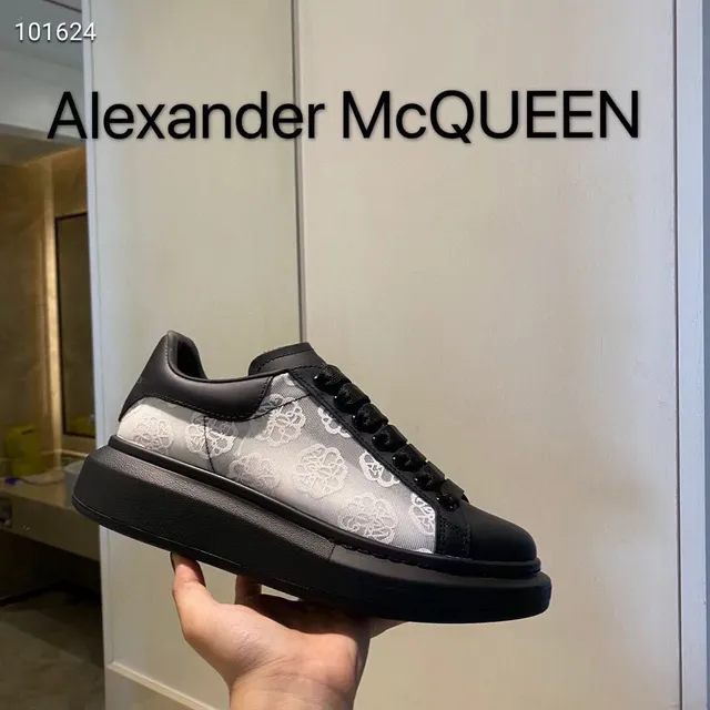 Alexander McQueen ওভারসাইজড স্নিকার কালো সাদা সিলহুয়েট ফ্লোরাল জ্যাকার্ড সাইড প্যানেল লাইফস্টাইল স্নিকার 9