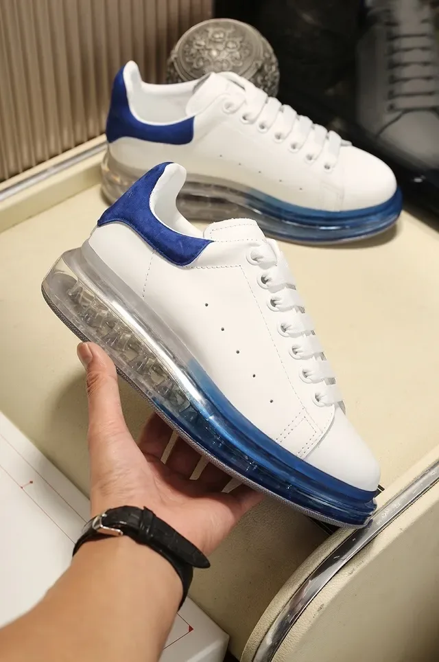 Alexander McQueen ওভারসাইজড সাদা এবং নীল লাইফস্টাইল স্নিকার 6